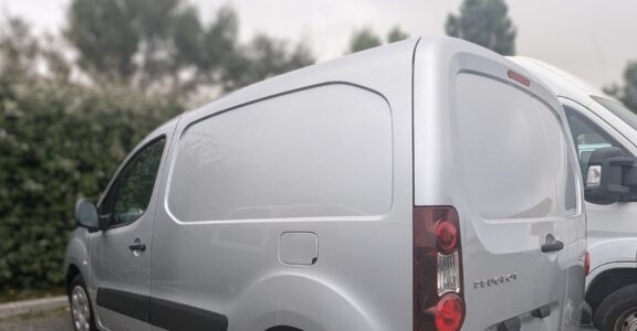 Peugeot Partner &#8211; 90CV &#8211; 2013 &#8211; Boîte manuelle &#8211; Gris